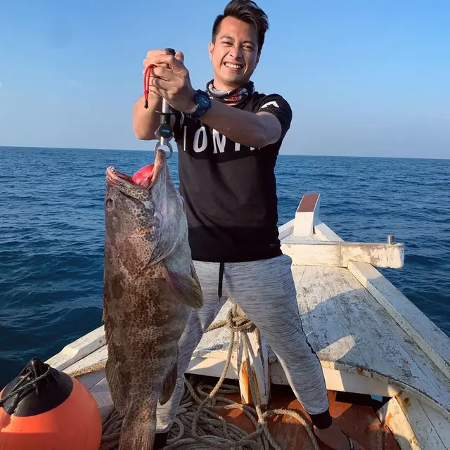 Punya Hobi Mancing, Ini 7 Momen Eza Gionino Dapat Ikan