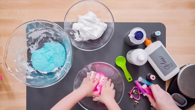 Cara Membuat Slime Dari Lem Fox Dan Bahan Lain Yang Mudah Didapatkan Di Rumah Citizen6 Liputan6 Com