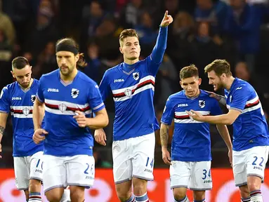 Striker Sampdoria, Patrik Schick, melakukan selebrasi usai mencetak gol ke gawang Pescara pada laga lanjutan Serie A di Stadion Luigi Ferraris, Genoa, (04/03/2017). (EPA/Simone Arveda)
