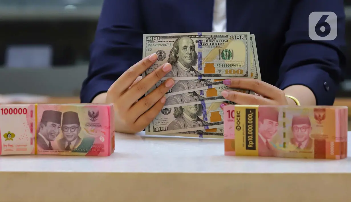 Mengutip data Bloomberg per Rabu (26/6/2024) pukul 15.00 WIB, rupiah ditutup melemah 0,23% ke Rp16.413 per dolar AS. (Liputan6.com/Angga Yuniar)
