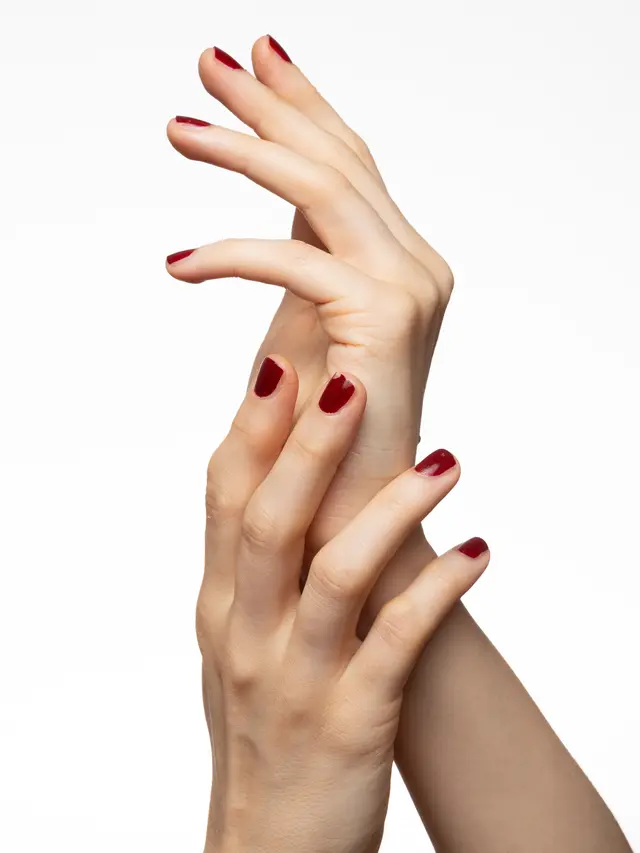 Ilustrasi Warna Nail Art Merah Marun
