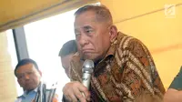 Menteri Pertahanan, Ryamizard Ryacudu saat memberi keterangan di Jakarta, Senin (14/5). Pihak Kemenhan telah menyiapkan dua strategi menanggapi gugatan Avanti Communications, yakni melalui jalur nonlitigasi dan litigasi. (Liputan6.com/Helmi Fithriansyah)