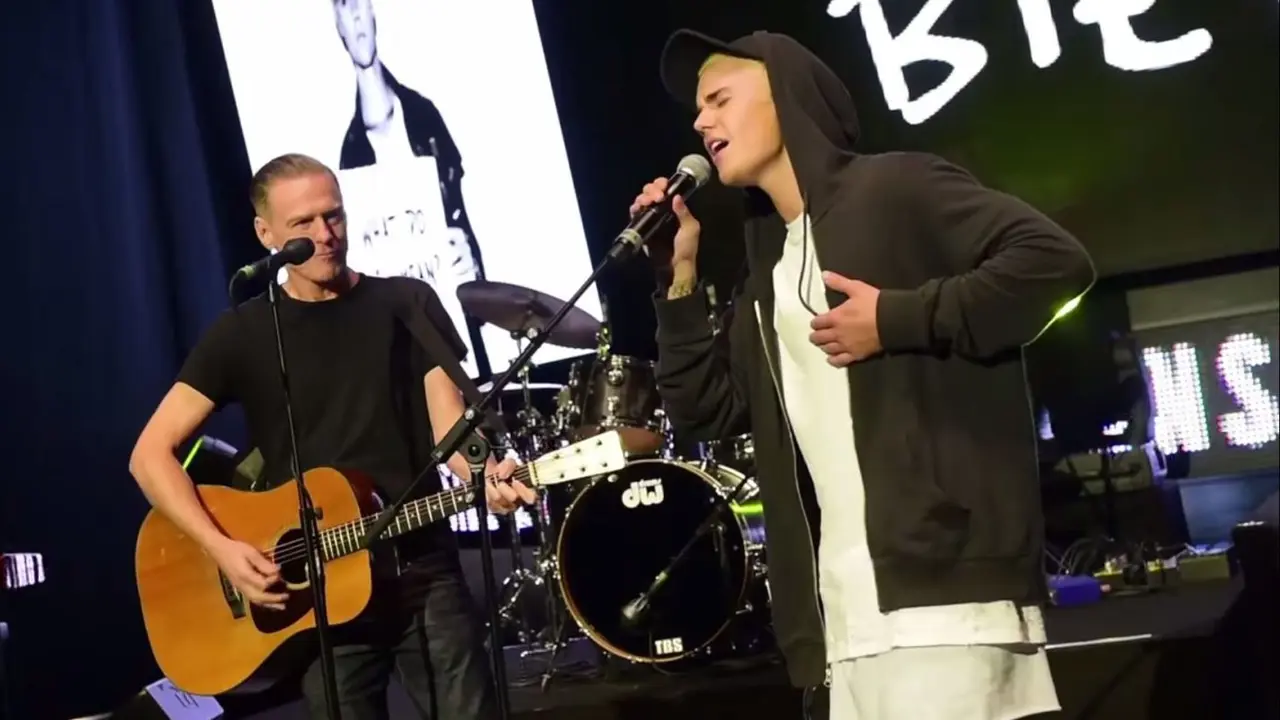 Justin Bieber dan Bryan Adams di Universal Inside 2015, Berlin Jerman.
