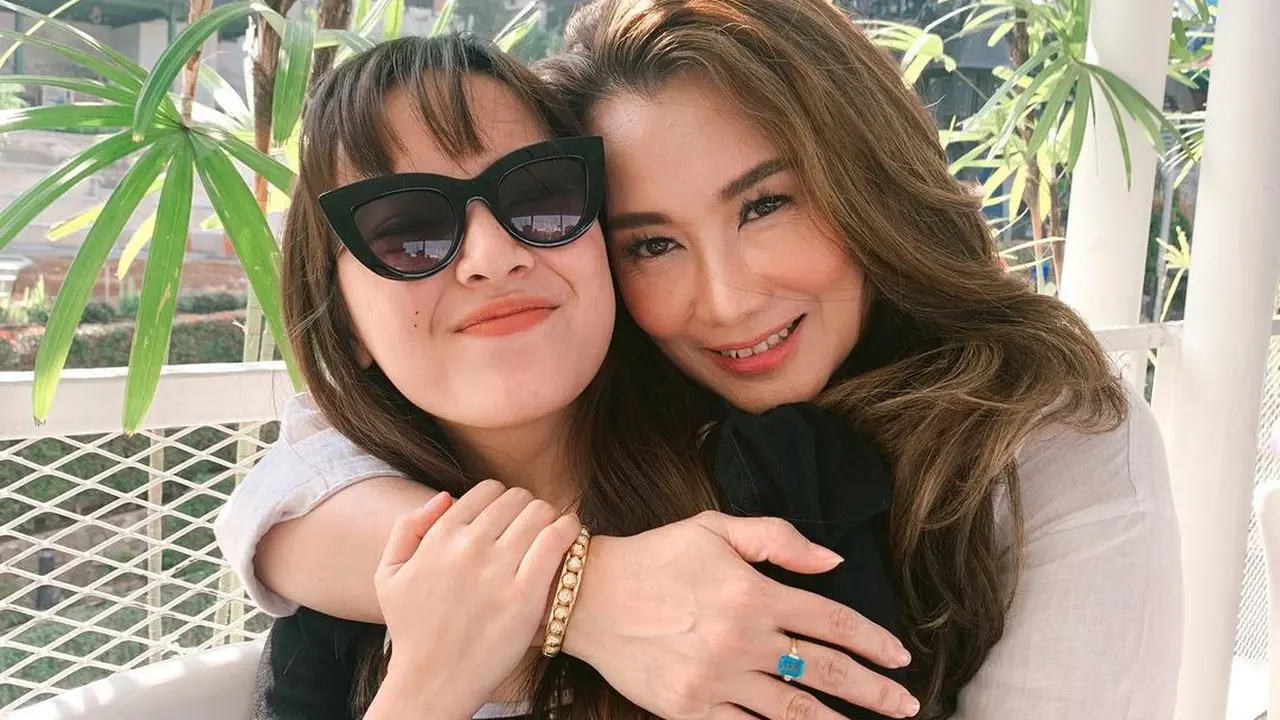 [Fimela] Baby Mamesah anak angkat Reza Artamevia