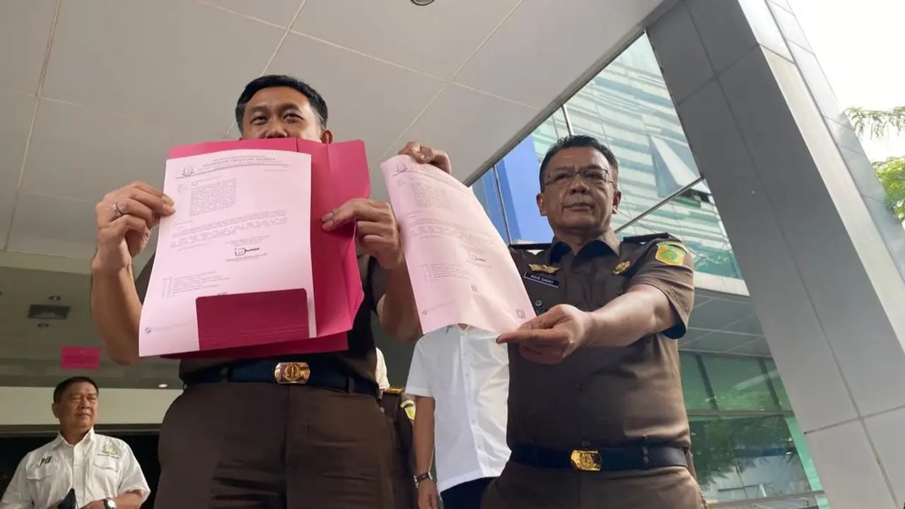 Asisten Tindak Pidana Umum Kejati DKI Jakarta, Danang Suryo Wibowo dan  Wakil Kepala Kejaksaan Tinggi DKI Jakarta Agus Sahat Sampe Tua Lumban Gaol.
