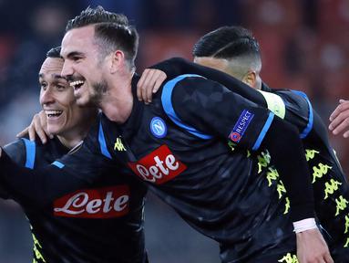Gelandang Napoli, Jose Callejon, melakukan selebrasi usai membobol gawang FC Zurich pada laga Liga Europa di Stadion Letzigrund, Kamis (14/2). Napoli menang 3-1 atas FC Zurich. (AFP/Stefan Wermuth)