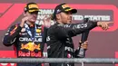 Dengan demikian, hasil balapan pun berubah karena Hamilton kehilangan podium dua, sedangkan Leclerc kehilangan posisi enam. (AP Photo/Darron Cummings)