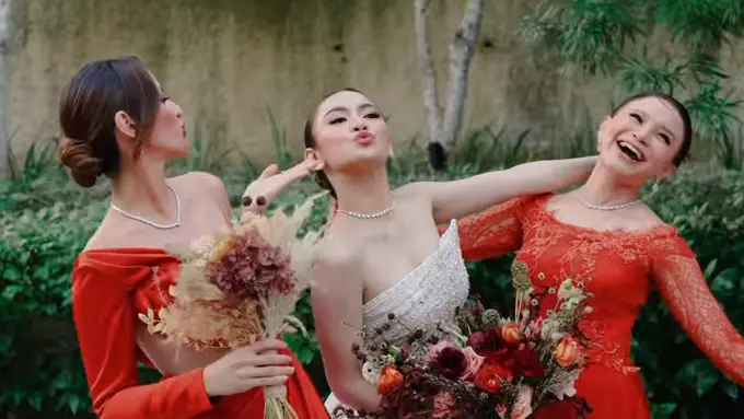 Nia Ramadhani dan Rossa Menjadi Bridesmaid di Resepi ke-2 Rizky Febian-Mahalini
