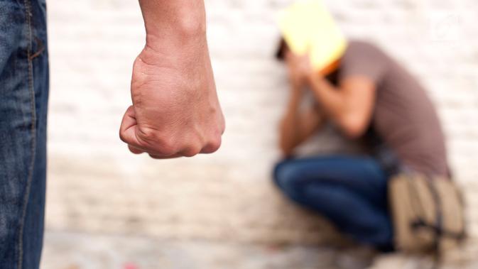 Guru di Trenggalek Dipukul Gara-Gara Sita Ponsel Siswa, Begini Kronologinya