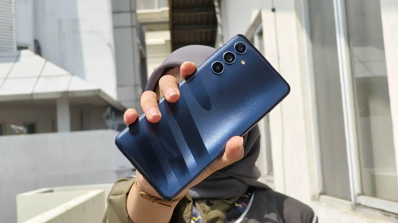Samsung Galaxy M54