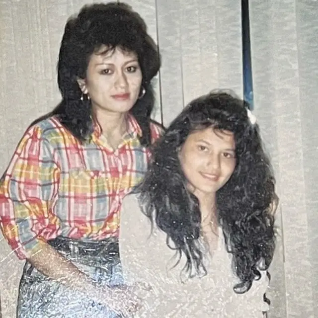 Tamara Bleszynski dan Farida Gasik. (Foto: Dok. Instagram @tamarableszynskiofficial)