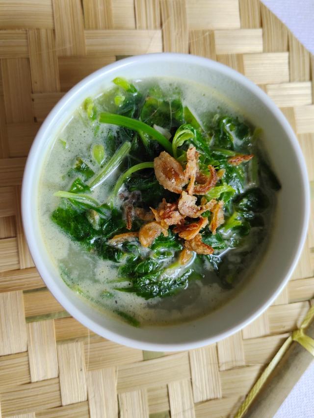 6 Resep Bobor Bayam Praktis dan Menyehatkan, Menu Berbuka yang Menyegarkan