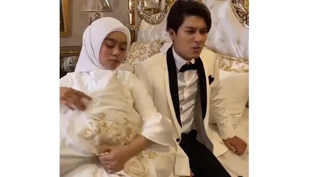 7 Gaya Pemotretan Rizky Billar dan Lesty Kejora Ini Curi Perhatian, Prewedding?