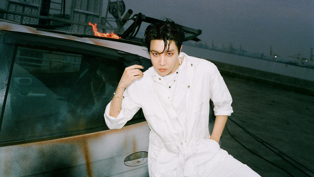 Photo J-Hope dalam Album Jack in The Box untuk Arson 1 via ibighit