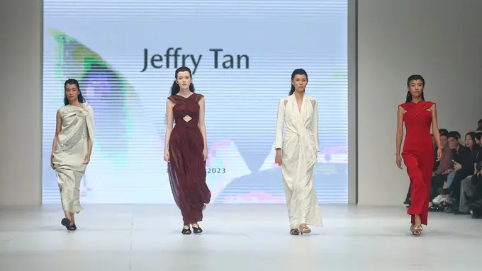 Sinergi Otomotif dan Fashion, Mazda x Jeffry Tan-Yosafat Dwi Kurniawan di Panggung JFW 2023