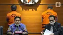 Deputi Penindakan KPK, Karyoto (kiri) membacakan rilis penahanan kedua tersangka kasus suap kemudahan izin keluar di Lapas Sukamiskin, Gedung KPK Jakarta, Kamis (30/4/2020). KPK resmi menahan mantan Kalapas Sukamiskin, Deddy Handoko dan Rahadian Azhar. (Liputan6.com/Helmi Fithriansyah)