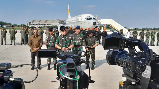 Panglima TNI Laksamana Yudo Margono di Halim Perdana Kusuma, Jakarta