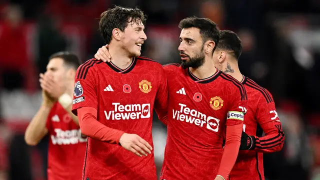Foto: Aksi Victor Lindelof Si Penyelamat Muka MU saat Melawan Luton Town di Liga Inggris