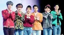 JBJ merupakan grup yang terbentuk dari peserta Produce 101 Season 2. Mereka debut pada 18 Oktober 2017 dan mereka bubar pada 30 April 2018. (Foto: koreaboo.com)