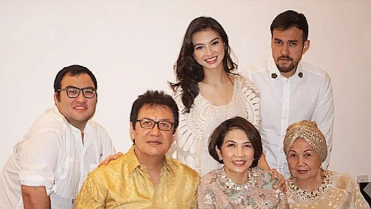Raline Shah dan keluarga (instagram/@ralineshah)