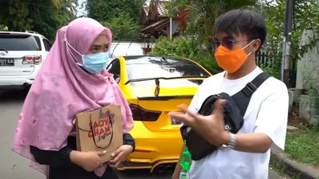 6 Potret Ria Ricis dan Taqy Malik Jadi Relawan Bareng, Bantu Sesama