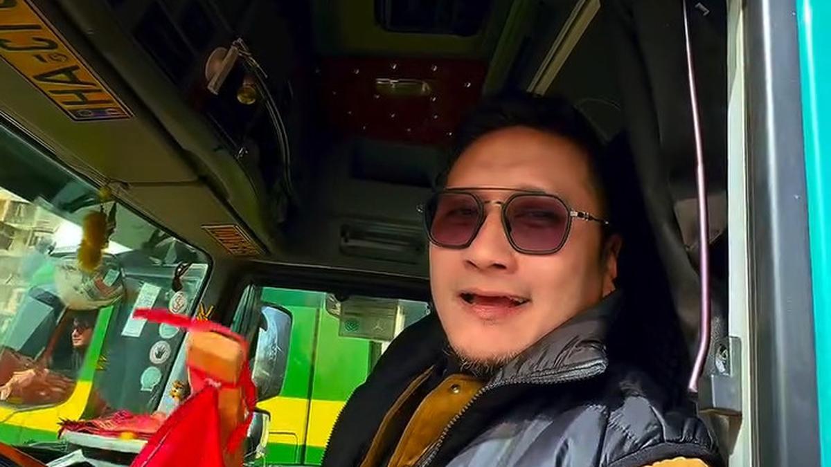 Isi Barang pada Truk yang Dipakai Arie Untung ke Gaza, Ada Al Quran untuk Bersiap Syahid