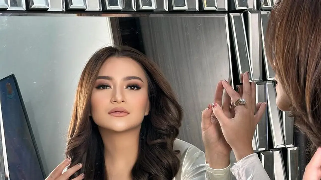 Nathalie Holscher Saat Kondangan