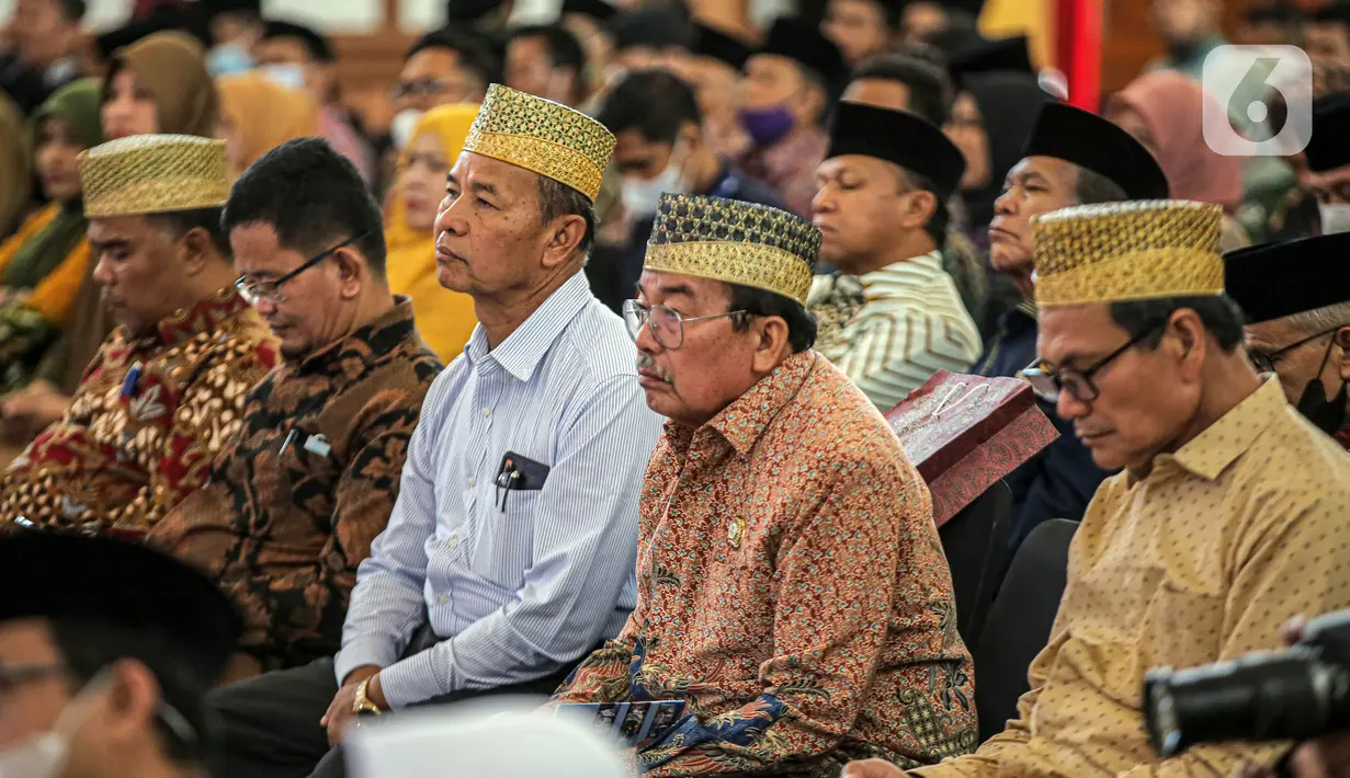 Peserta saat menghadiri sosialisasi Kampung Zakat Nasional di Jakarta, Kamis (24/11/2022). Kampung Zakat yang berkolaborasi dengan Kemenag, Baznas, LAZ, dan Pemda se-Indonesia untuk pemanfaatan zakat dalam rangka membantu pemerintah dalam pengentasan kemiskinan telah tersebar di 18 titik. (Liputan6.com/Faizal Fanani)