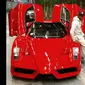 Mayweather menjual Ferrari Enzo yang baru saja dibelinya enam bulan lalu.