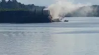 Insiden tug boat terbakar hingga akhirnya tenggelam terjadi di periaan Semoi hingga ke Mentawir. (Liputan6)