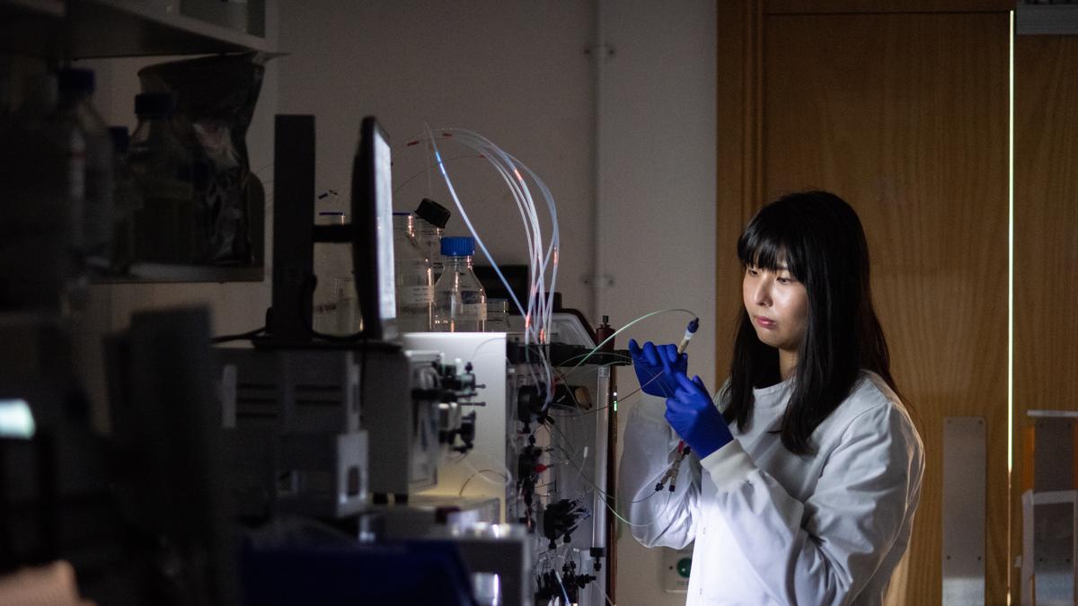 Kartini Era Kini: Cerita Carina Joe di Balik Pengembangan Vaksin dan Perannya sebagai Perempuan di Dunia Sains