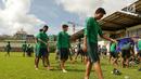 Timnas Indonesia U-19 usai jalani sesi latihan di Stadion Padonmar, Yangon, Jumat (9/9). Dalam sesi latihan, skuad Garuda Nusantara digenjot untuk transisi pemain dan melepas tembakan jarak jauh. (Liputan6.com/Yoppy Renato)