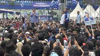Capres nomor urut 2 Prabowo Subianto kampanye akbar di Stadion Gajayana Malang, Jawa Timur pada Kamis (1/1/2024). Dia ditemani SBY dan AHY. (Liputan6.com/ Ady Anugrahadi)