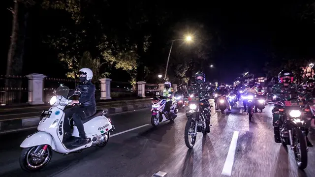 Wali Kota Bogor bima Arya Sugiarto patroli keramaian saat malam pergantian tahun 2020. (Liputan6.com/Achmad Sudarno)