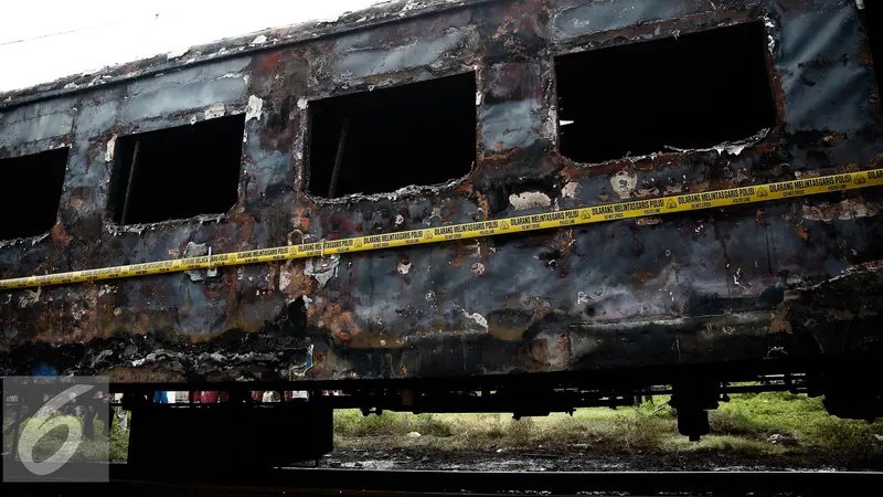 20160825- Kondisi Gerbong Kereta yang Terbakar di Tanjung Priok-Jakarta- Faizal Fanani