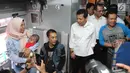 Ketua DPR RI Setya Novanto melakukan inspeksi mendadak (sidak) di Stasiun Senen, Jakarta, Kamis (22/6). Sidak ini dilakukan guna mengecek kesiapan mudik Lebaran 2017. (Liputan6.com/Angga Yuniar)