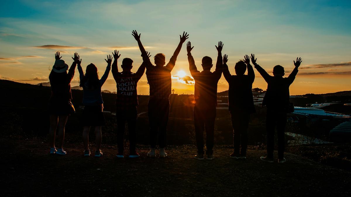 Zodiak yang Paling Friendly dan Easy-Going, Selalu Membuat Orang Nyaman