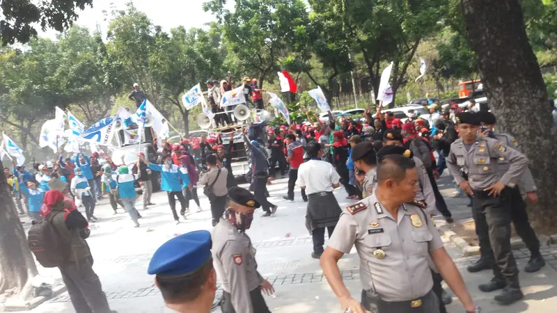 Demo Setahun Jokowi-JK di Balaikota DKI Jakarta