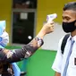 Siswa SMK Komputama Jeruklegi, Cilacap, Jawa Tengah, berangkat sekolah khusus praktikum. (Foto: Liputan6.com/Muhamad Ridlo)