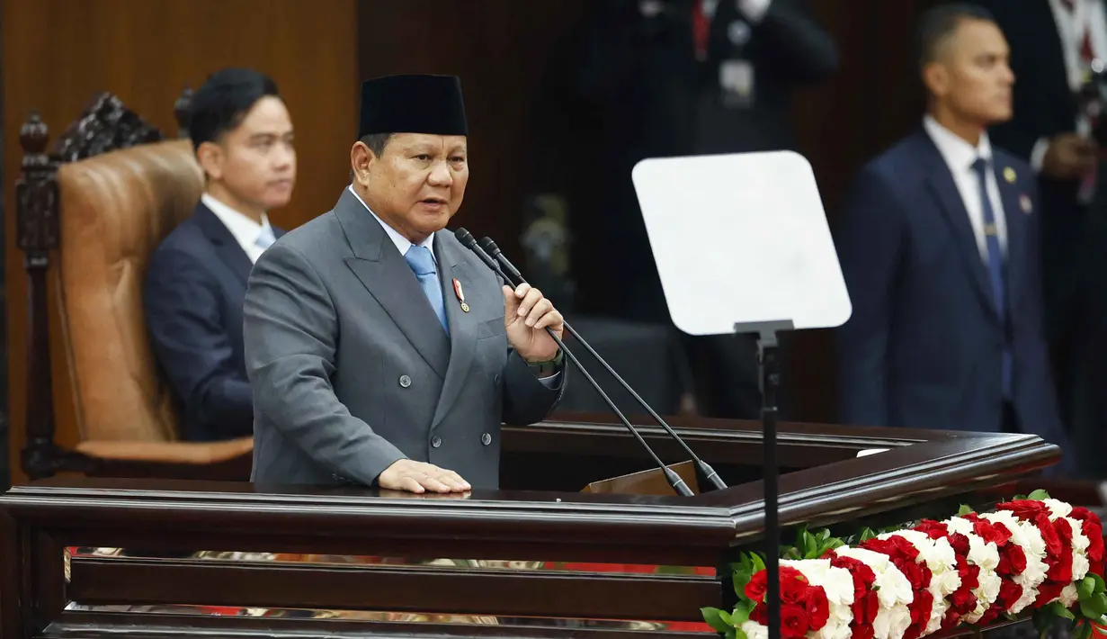 Presiden Republik Indonesia Prabowo Subianto saat menyampaikan pidato kenegaraan tahunannya menjelang Hari Kemerdekaan Indonesia di Jakarta pada 15 Agustus 2025. (Ajeng Dinar Ulfiana/POOL/AFP)
