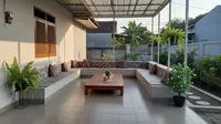 8 Desain Teras Kecil Tapi Lapang untuk Arisan dan Pengajian di 2025, Cocok untuk Perumahan