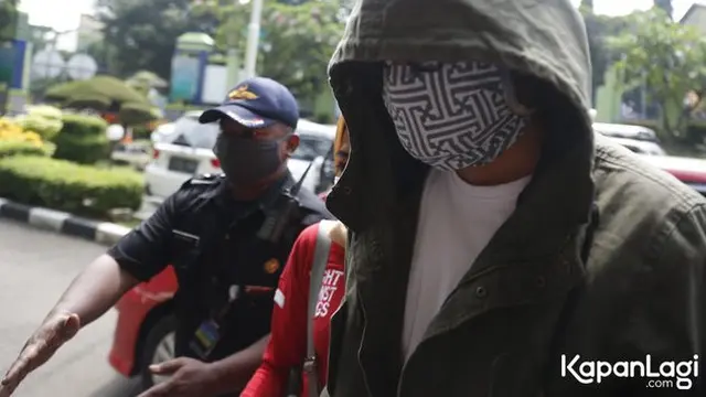 Ditemani Widi Mulia, Ini 7 Potret Dwi Sasono Dipindahkan ke RSKO Cibubur