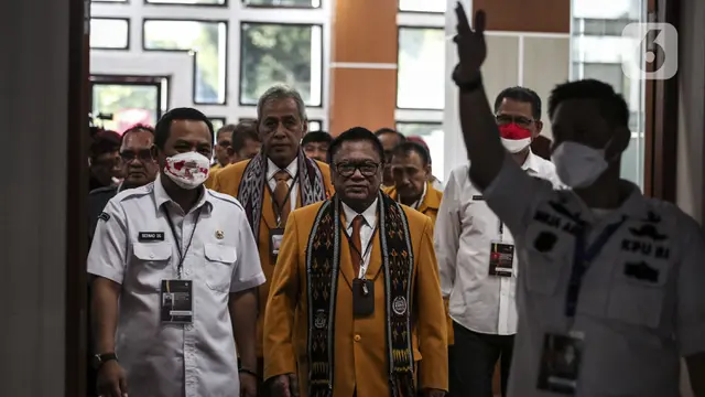Datangi KPU, Oesman Sapta Odang Daftarkan Partai Hanura sebagai Calon Peserta Pemilu 2024