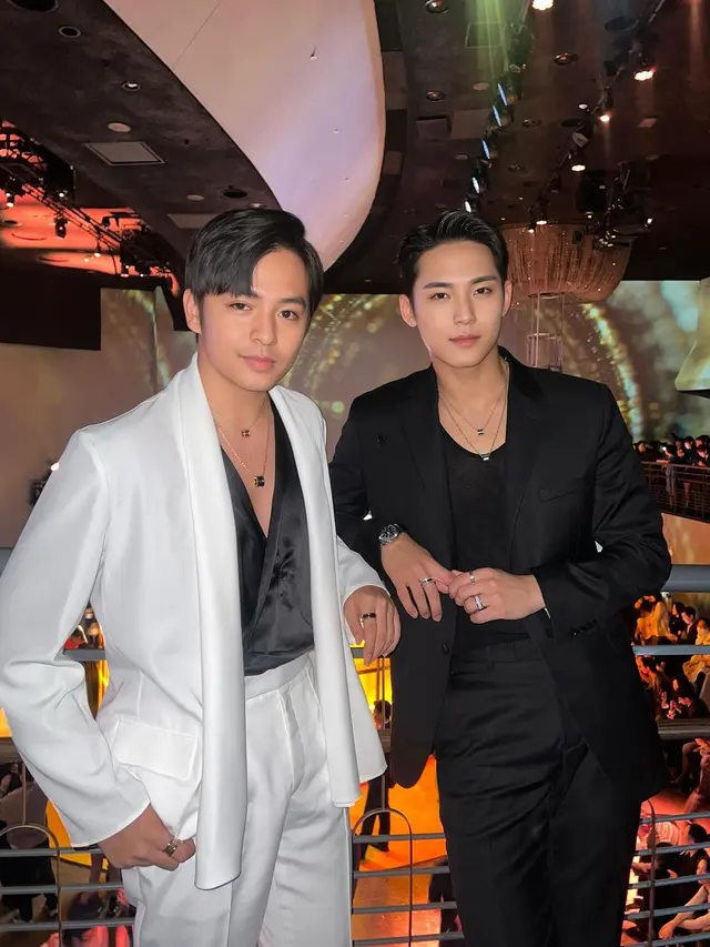5 Potret Akrab Angga Yunanda dan Shenina Bareng Artis K-Pop di Event BVLGARI Ini Bikin Iri