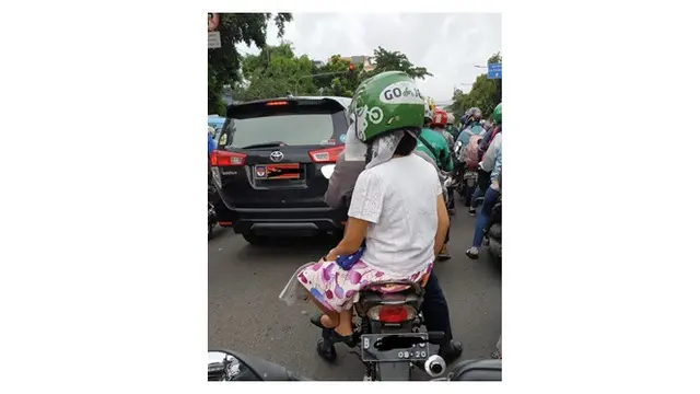 Kelakuan penumpang ojol (Sumber: Instagram/@/dramaojol.id)