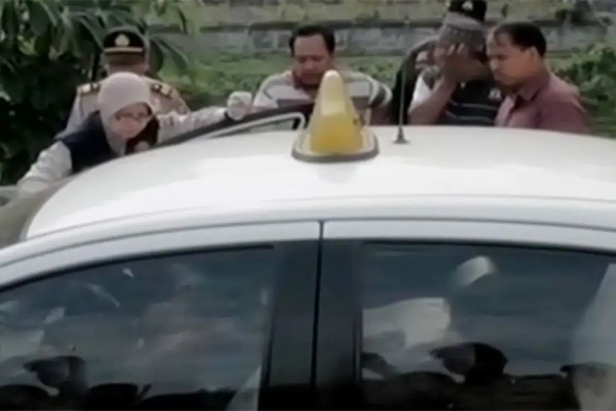 (lip6 Siang) Taksi