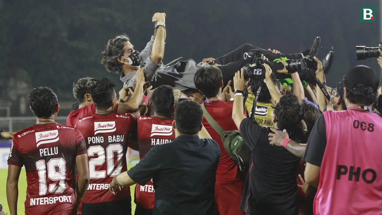 Foto: Antiklimaks Bali United saat Jadi Juara BRI Liga 1, Dibantai Persebaya 0-3