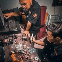 Kusuma Prasetyo Putro (kiri) dan Aljuliano Pandanbara (kanan) dari Sehat Effectors.. Foto: Instagram.com/@sehat_effectors_dot_com