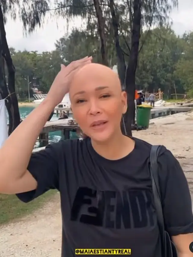 7 Potret Maia Estianty dengan Kepala Botak, Disebut Mirip Irwan Mussry