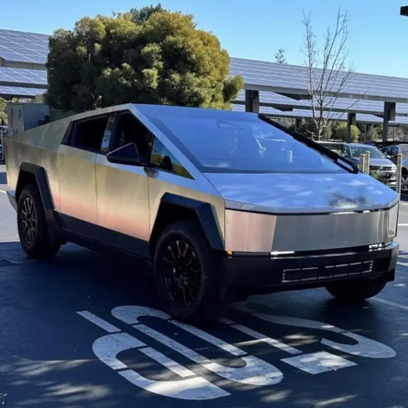 Tesla Cybertruck. (Twitter/@greggertruck)